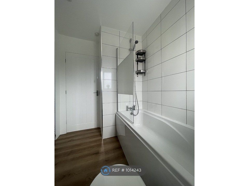 Property photo 2 of 27