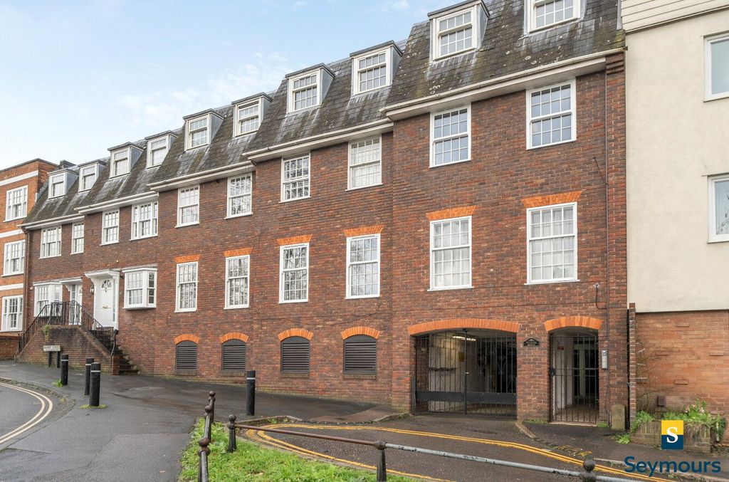 Property photo 1 of 20 Building