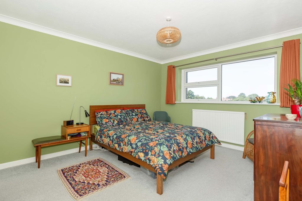 Property photo 3 of 20 Wentworth Court_5