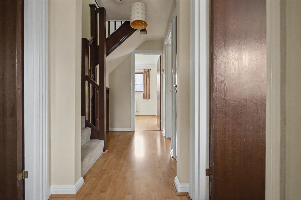 Property photo 2 of 26 Entrance Hall (2).Jpeg