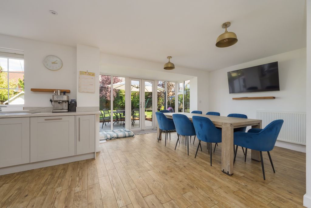 Property photo 3 of 26 Dining Area