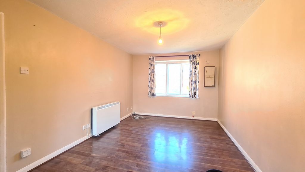 Property photo 3 of 5 Gallery