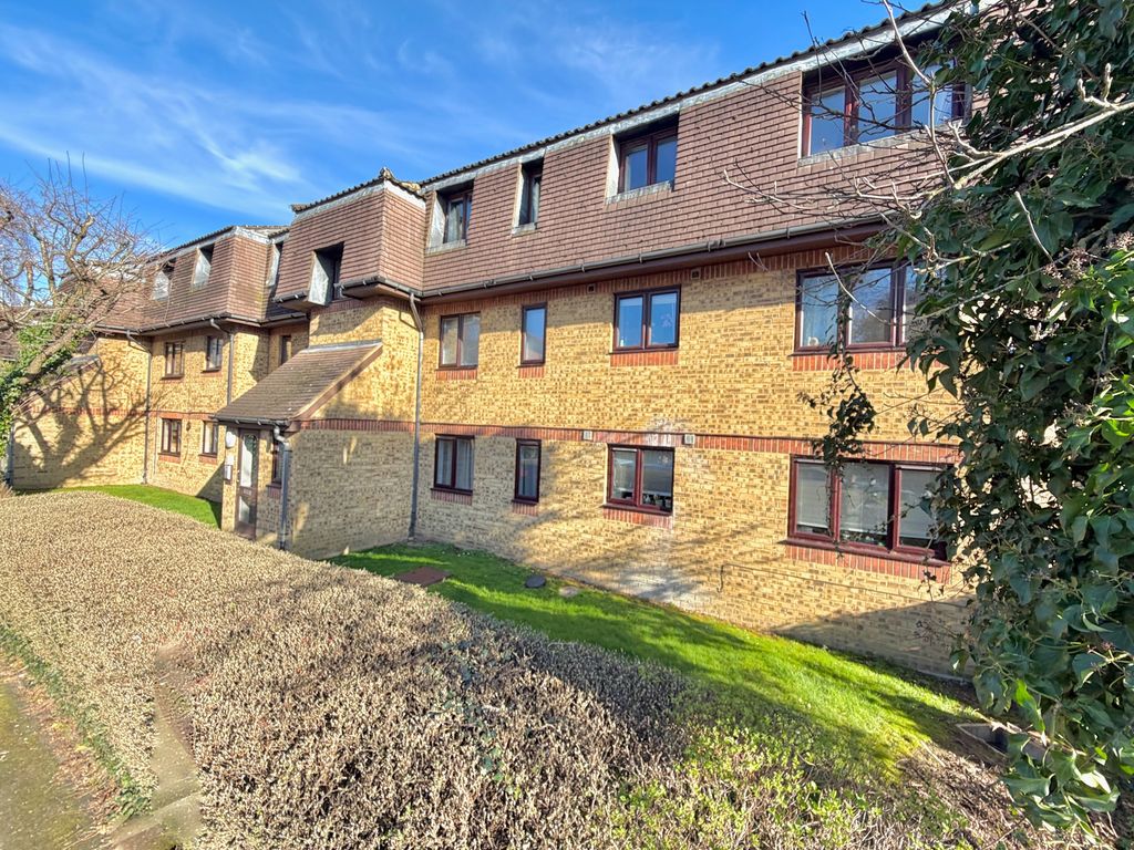 Property photo 1 of 7 External