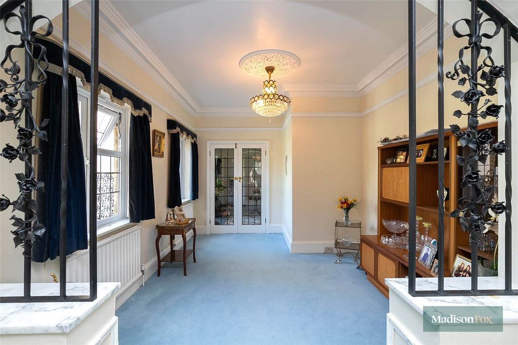Additional image 7 of 7 bed detached house for saleAlderton Hill, Loughton, Essex IG10