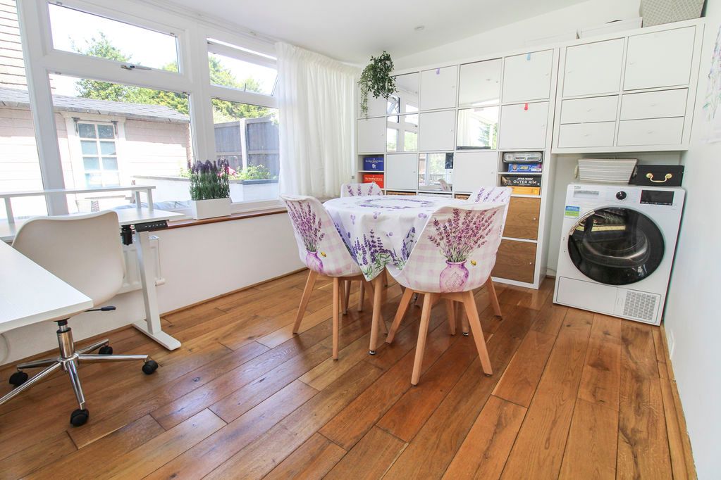 Property photo 3 of 16 Conservatory