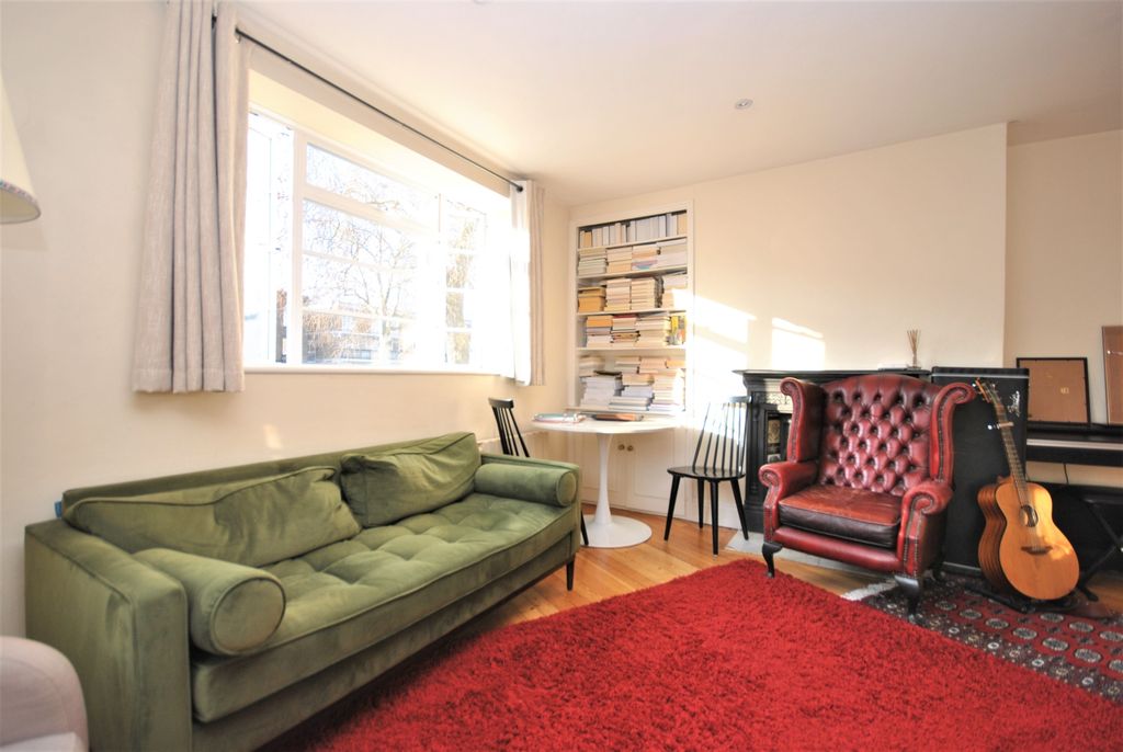 Property photo 2 of 5 Living Room