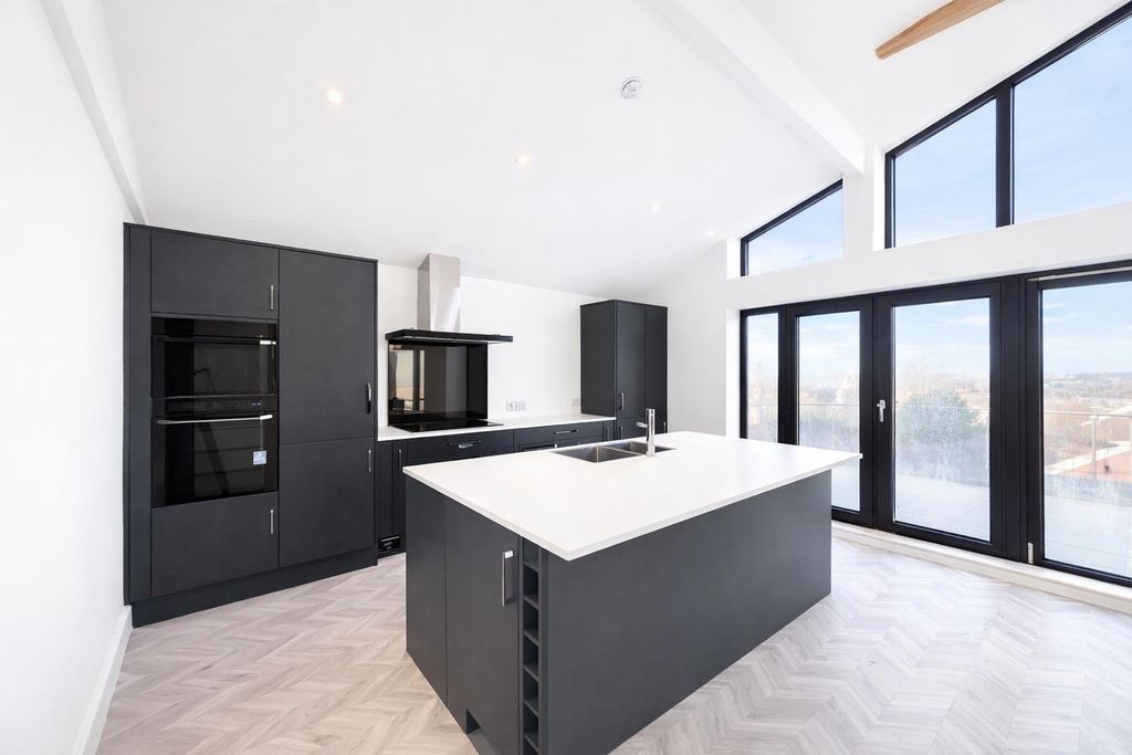 Property photo 1 of 9 2.Png