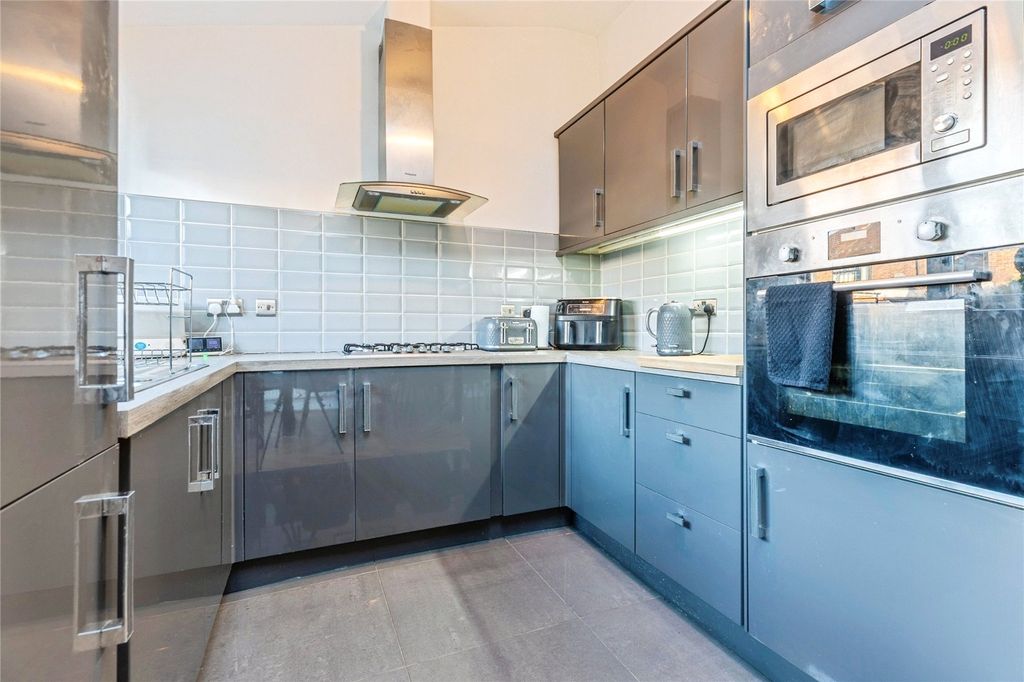 Property photo 3 of 23 Picture No. 18