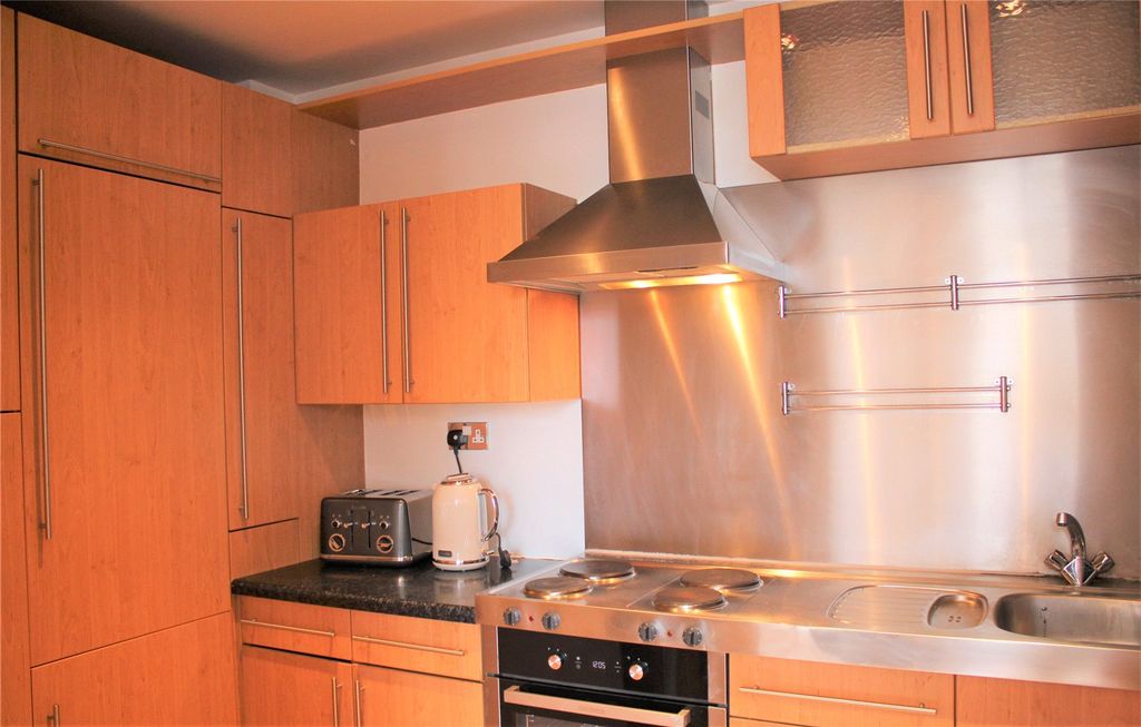 Property photo 2 of 10 Picture No. 13