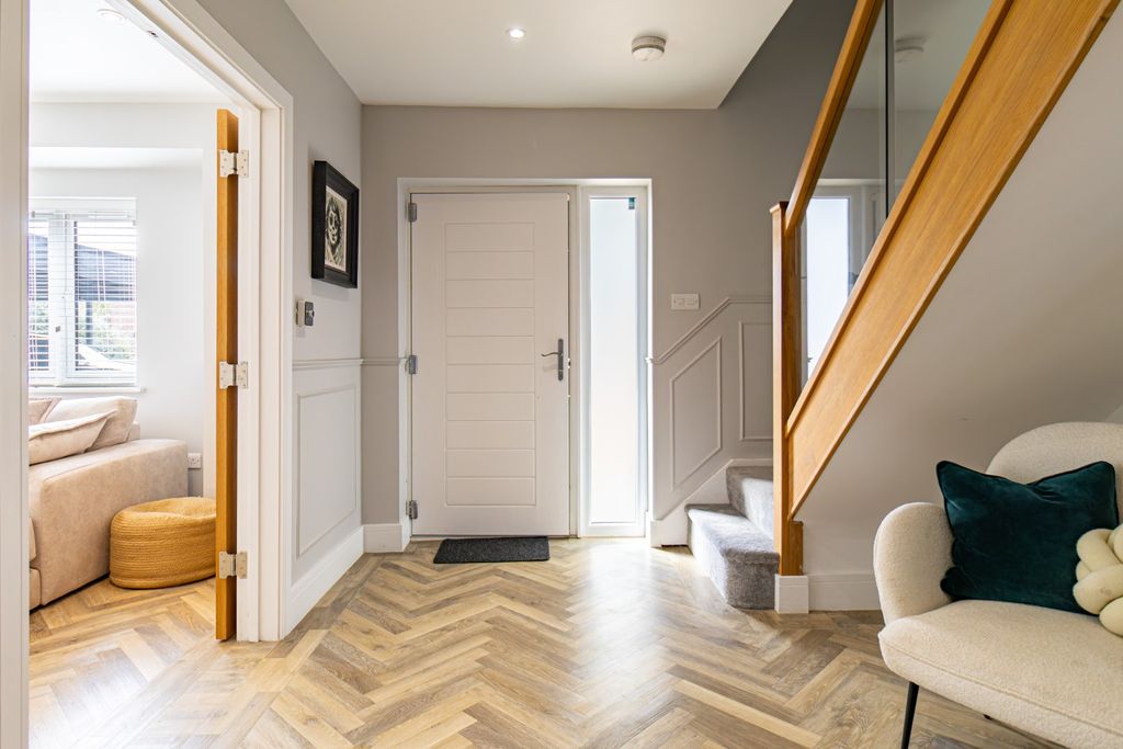 Property photo 2 of 47 4497062