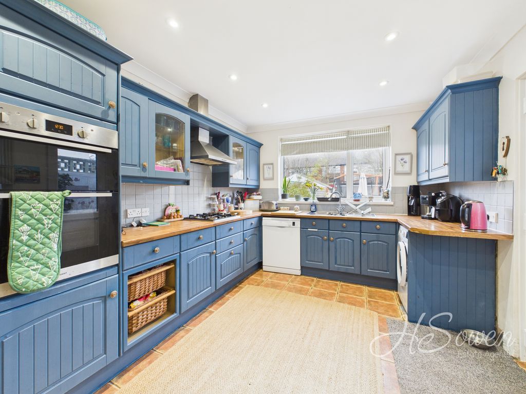 Property photo 3 of 15 Photo 11