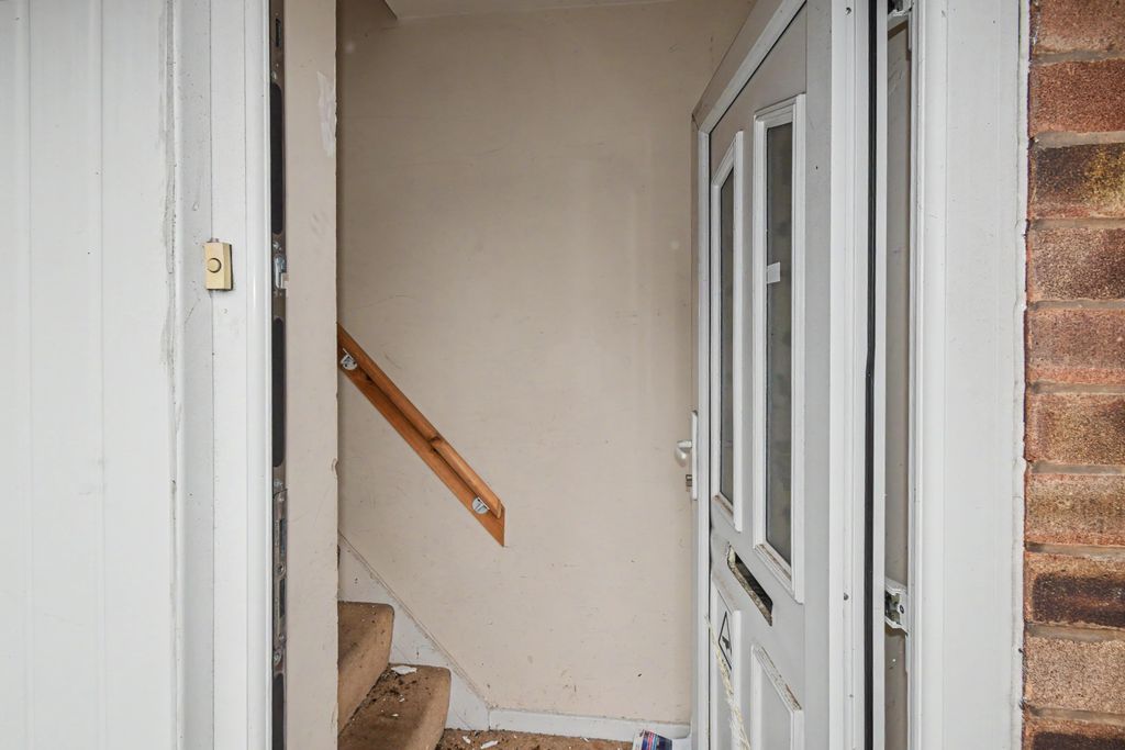 Property photo 3 of 17 3 Chace Avenue, Coventry, West Midlands, CV3 3Ad