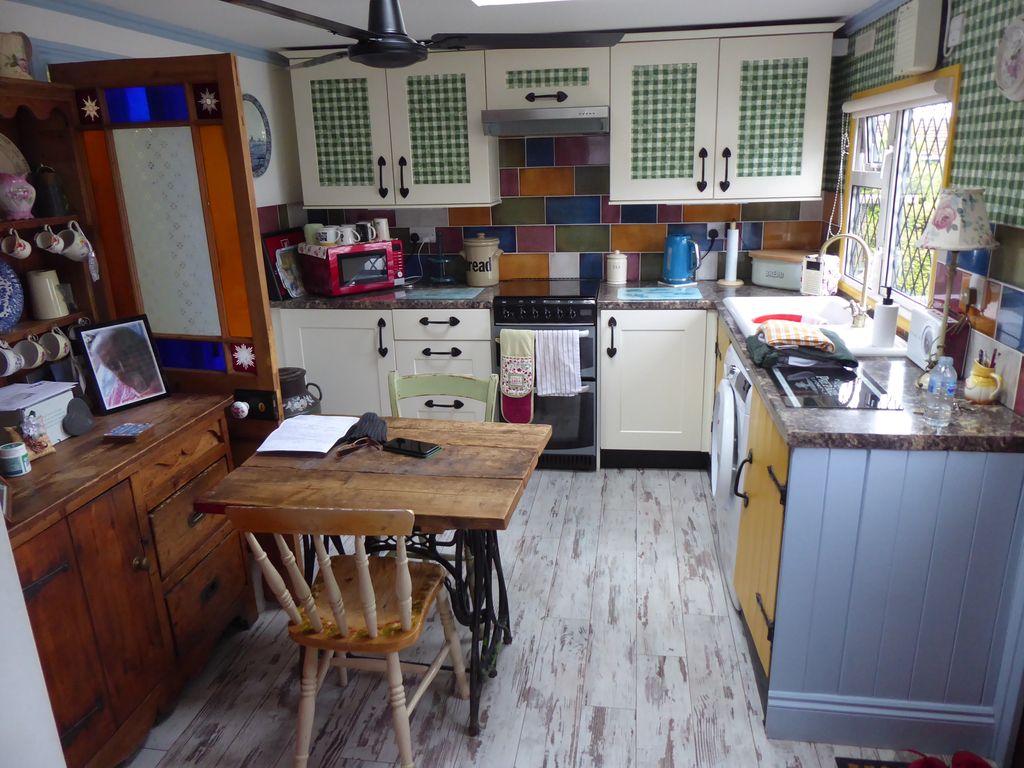 Property photo 2 of 12