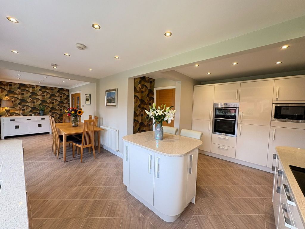 Property photo 2 of 46