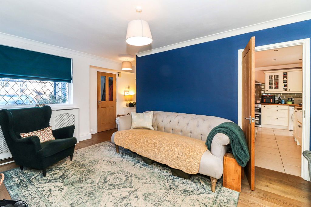 Property photo 3 of 47