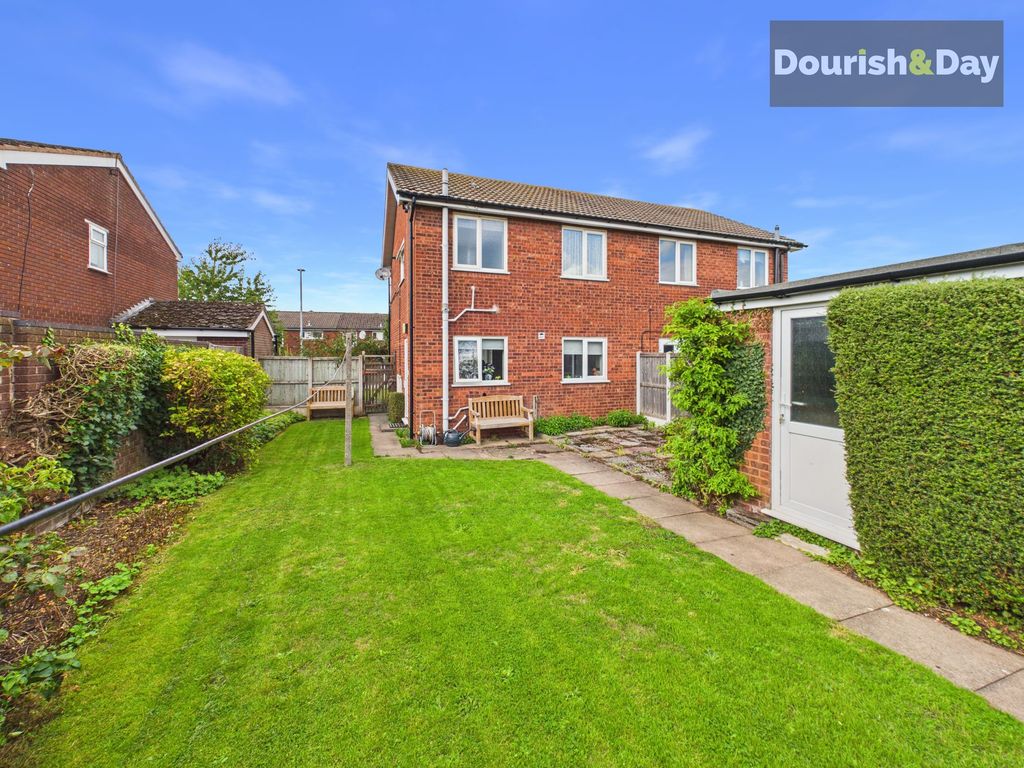 Property photo 3 of 17