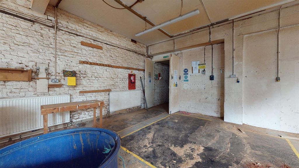 Property photo 3 of 18 Picture 3