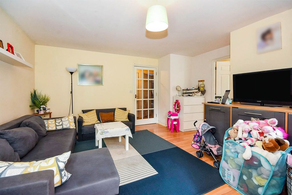 Property photo 3 of 7