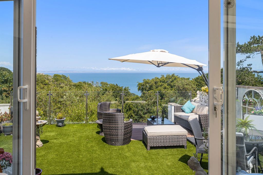 Property photo 2 of 22