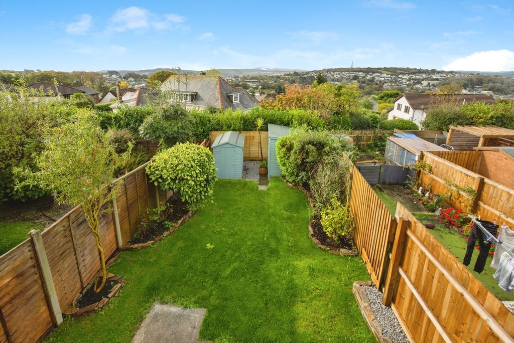 Property photo 2 of 16 Photo