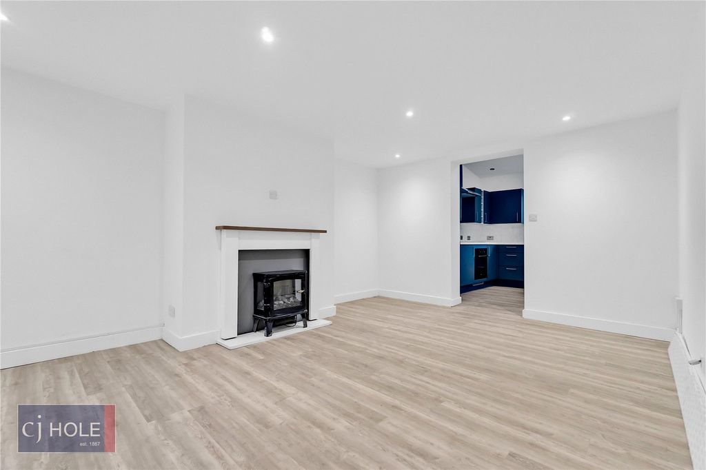 Property photo 2 of 18 Picture No. 63