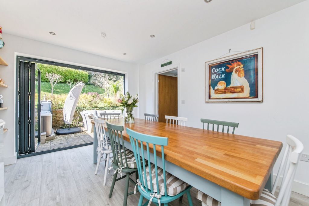 Property photo 3 of 22 Kitchen Diner