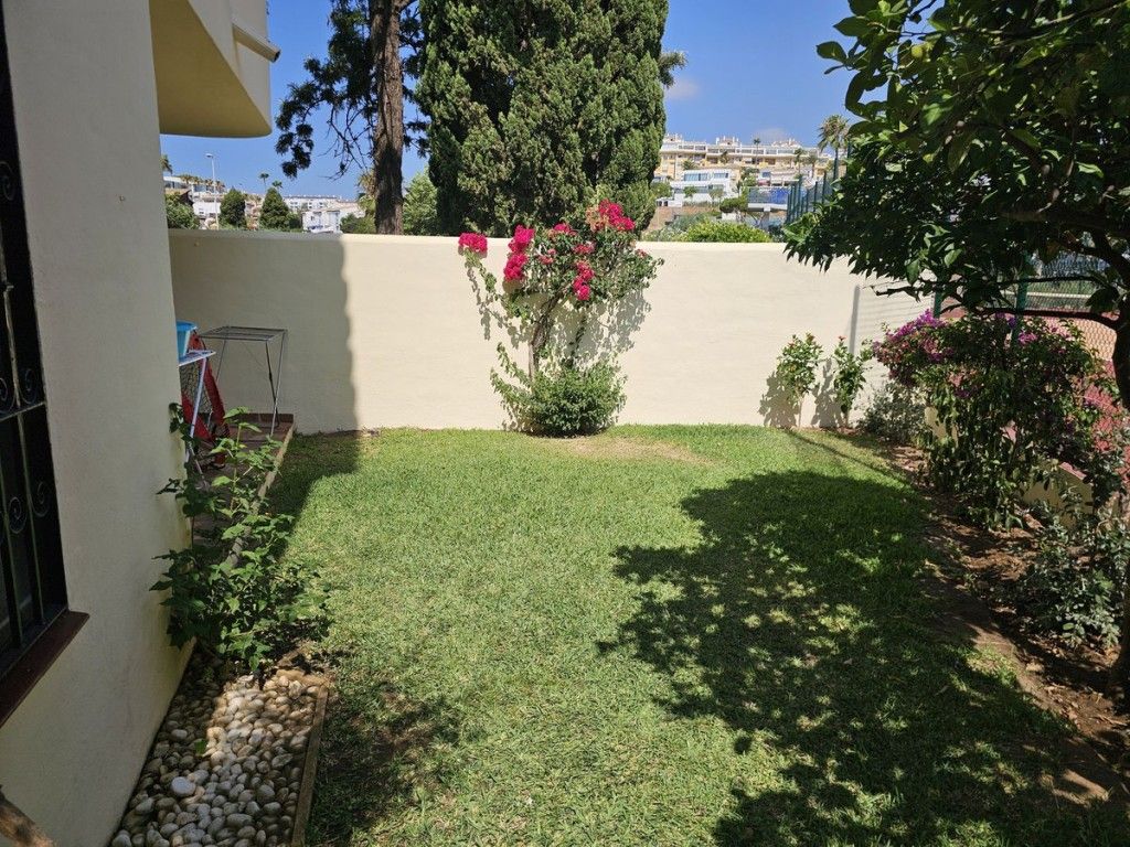 Property photo 2 of 16 Garden (6)