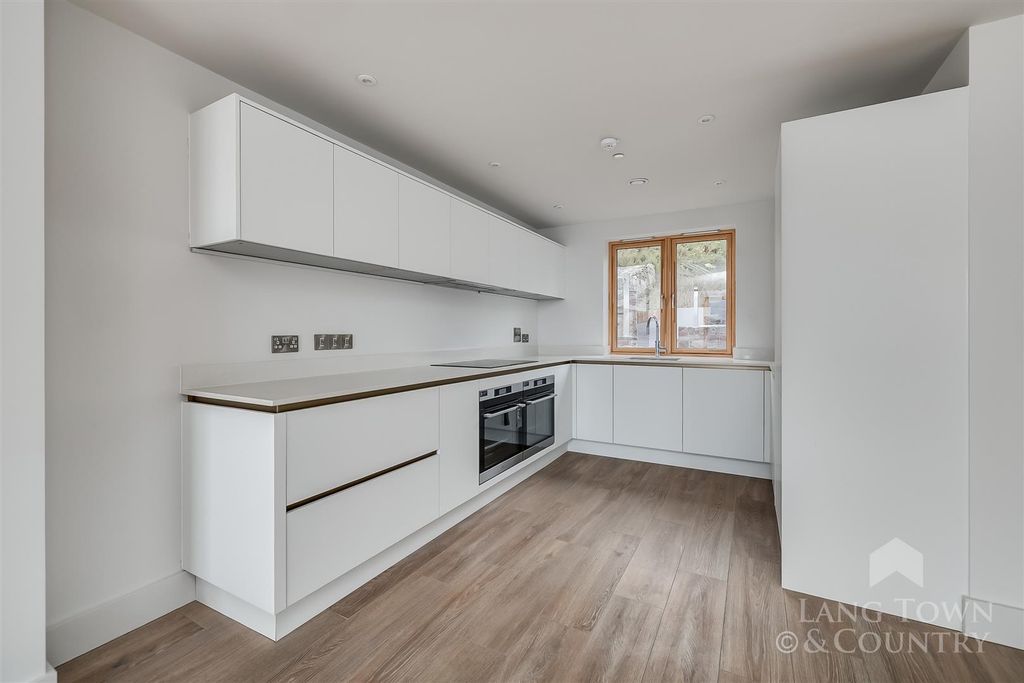 Property photo 3 of 13 0031.Jpg