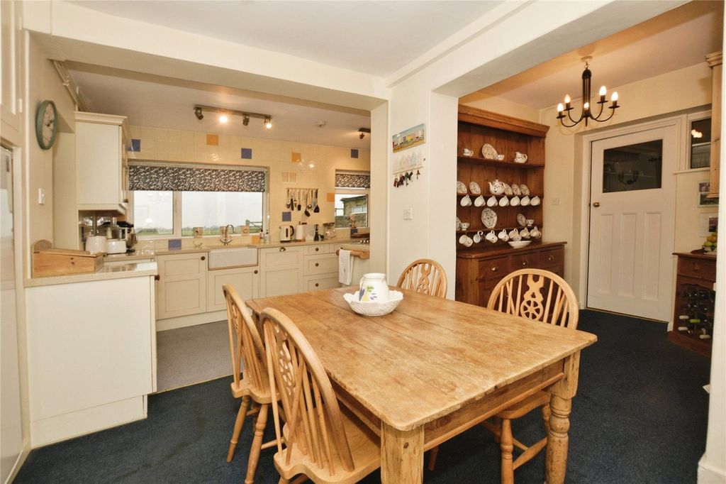 Property photo 3 of 18 Picture No. 15