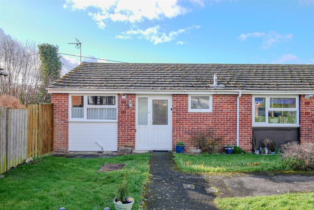 Property photo 1 of 12 Approach