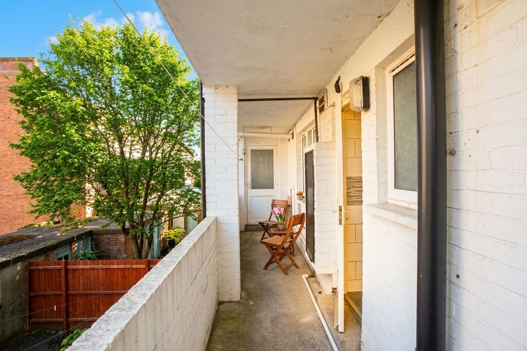 Property photo 3 of 19 Balcony
