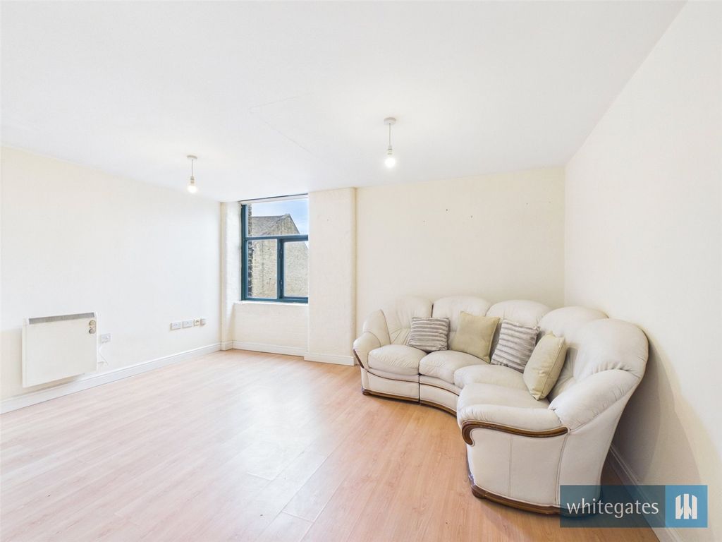 Property photo 3 of 6 Picture No. 12