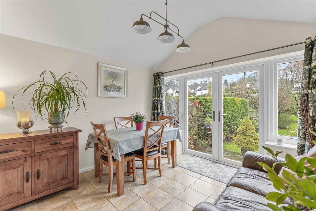 Property photo 3 of 33 Dining Room