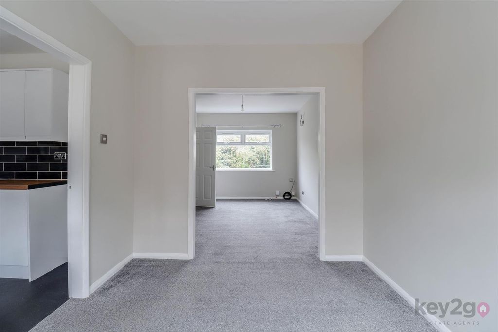 Property photo 2 of 16 Img_5489-Img_5491.Jpg