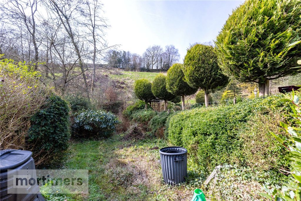 Property photo 2 of 10 Garden