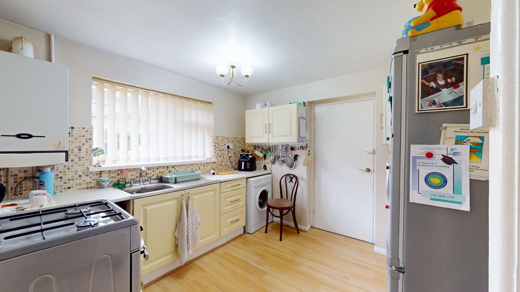 Property photo 2 of 16 4130304