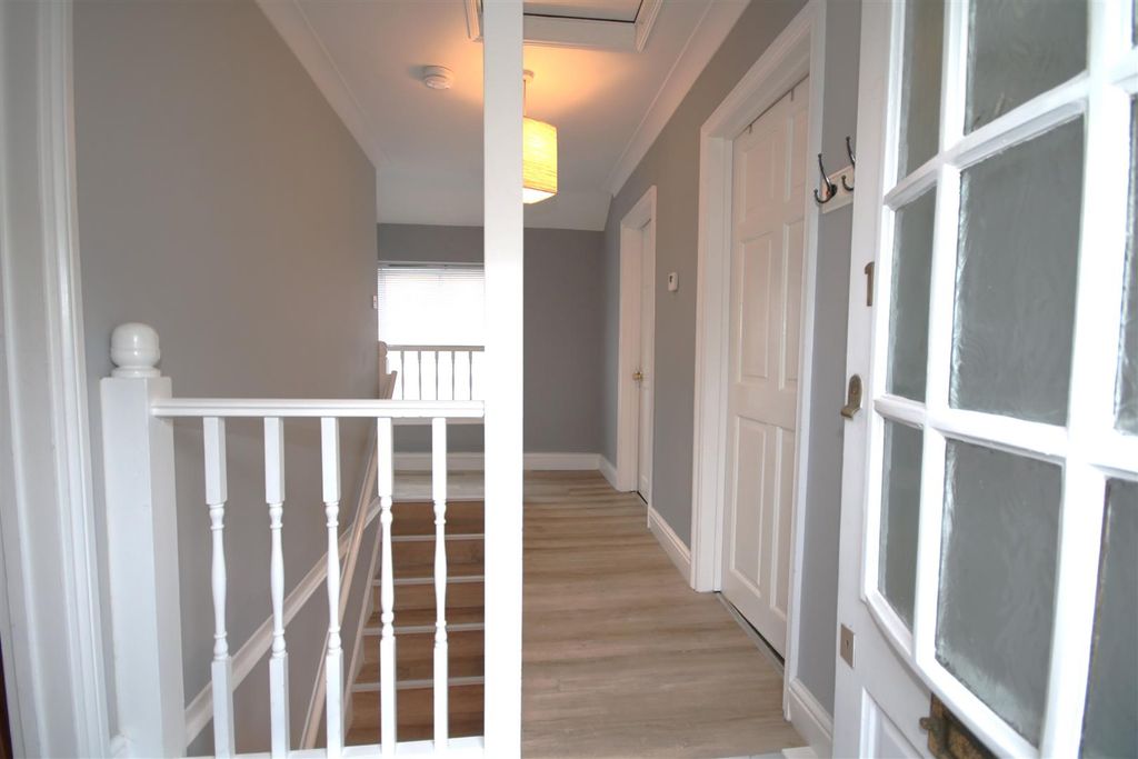 Property photo 3 of 26 Hall A.Jpg