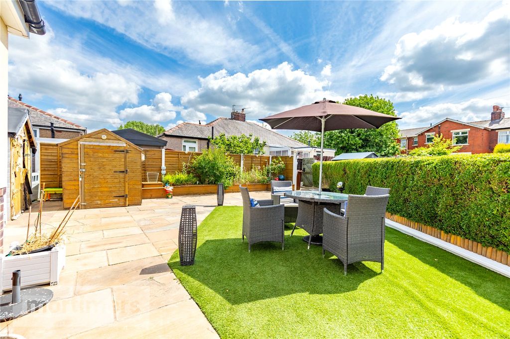 Property photo 3 of 19 Garden