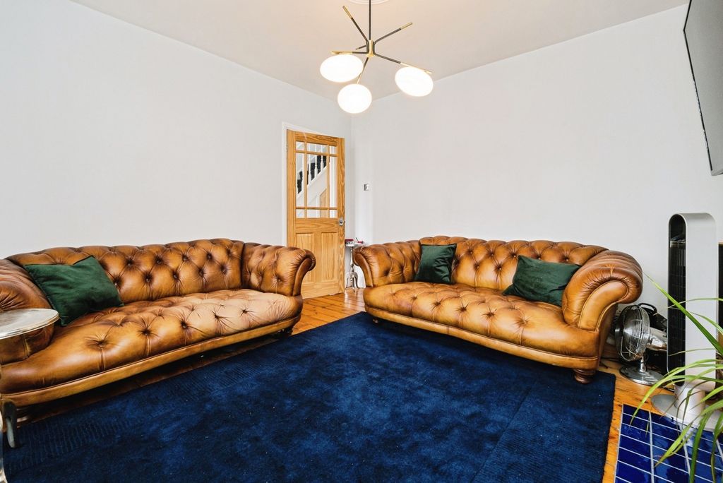 Property photo 3 of 19 Pbox-Img.Jpg