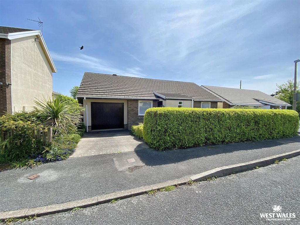 Additional image 15 of 3 bed detached bungalow for saleGlenview Avenue, Pembroke Dock SA72