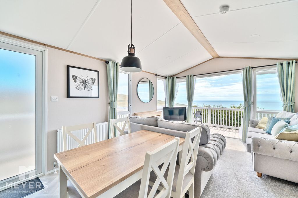 Property photo 3 of 24