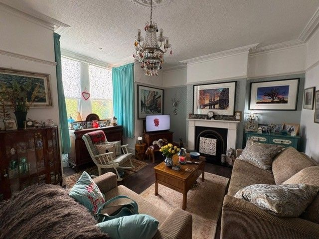Property photo 3 of 17