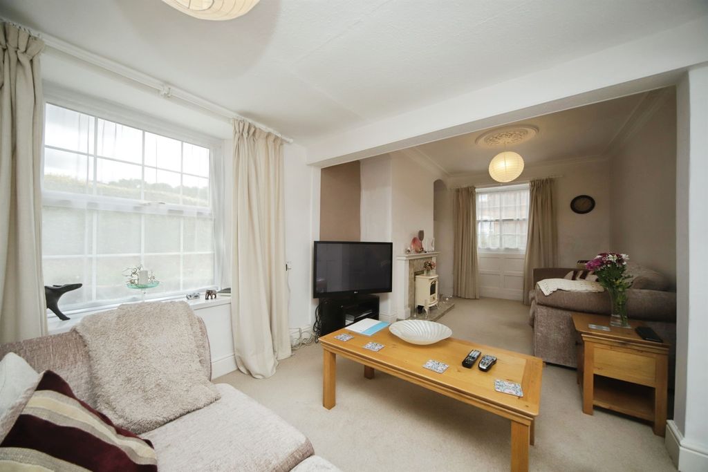 Property photo 3 of 14