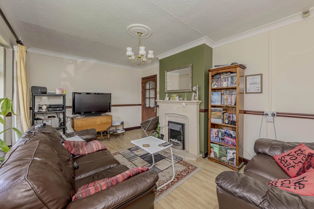 Property photo 2 of 24