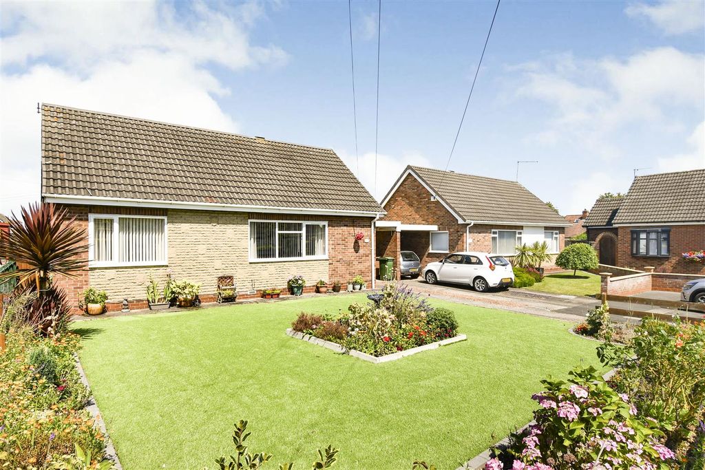 Property photo 1 of 15 External