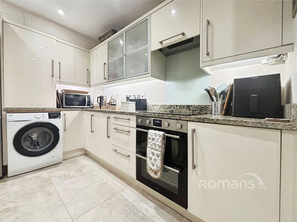 Property photo 3 of 22 Picture No. 13