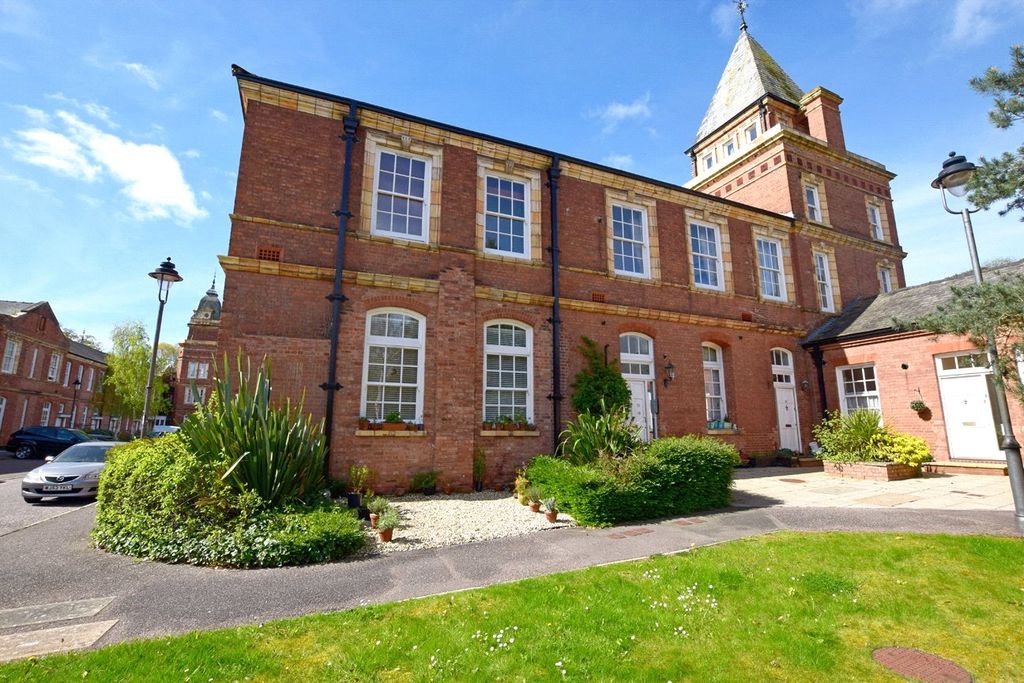 Property photo 1 of 9 Front Aspect