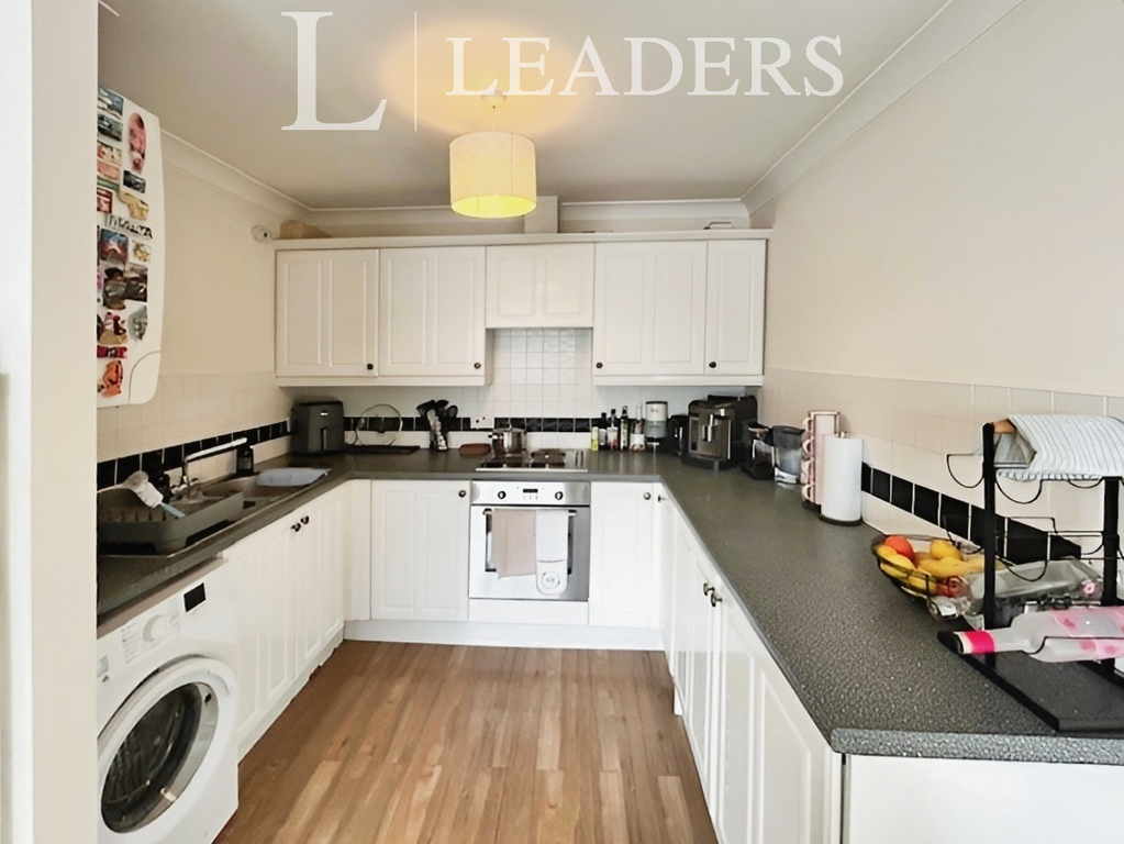 Property photo 3 of 5 Kitchen