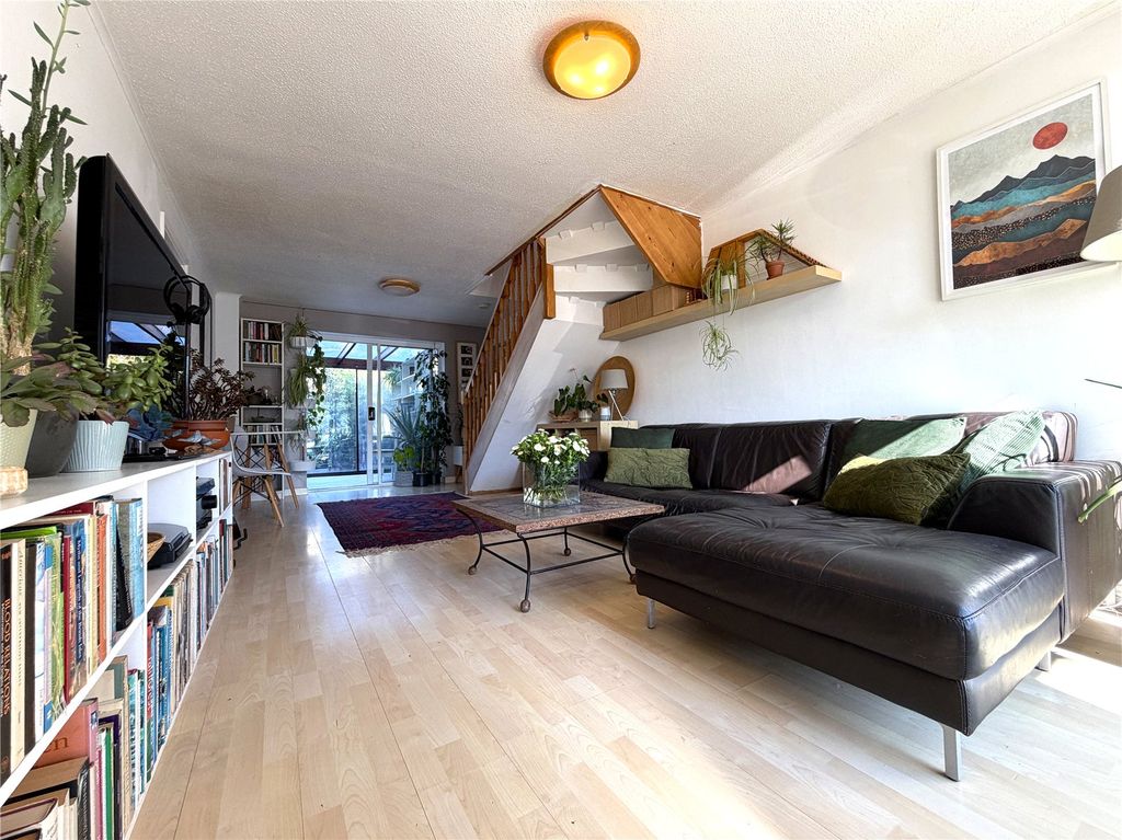 Property photo 2 of 34 Picture No. 44