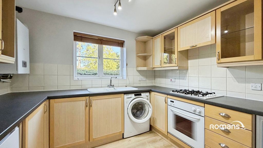 Property photo 2 of 8 Pbox-Img.Jpg